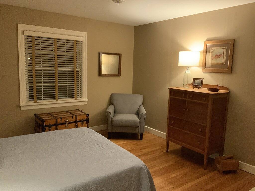 Sauberer Cape Cod in der Nähe der Innenstadt in Monroe County (TN)