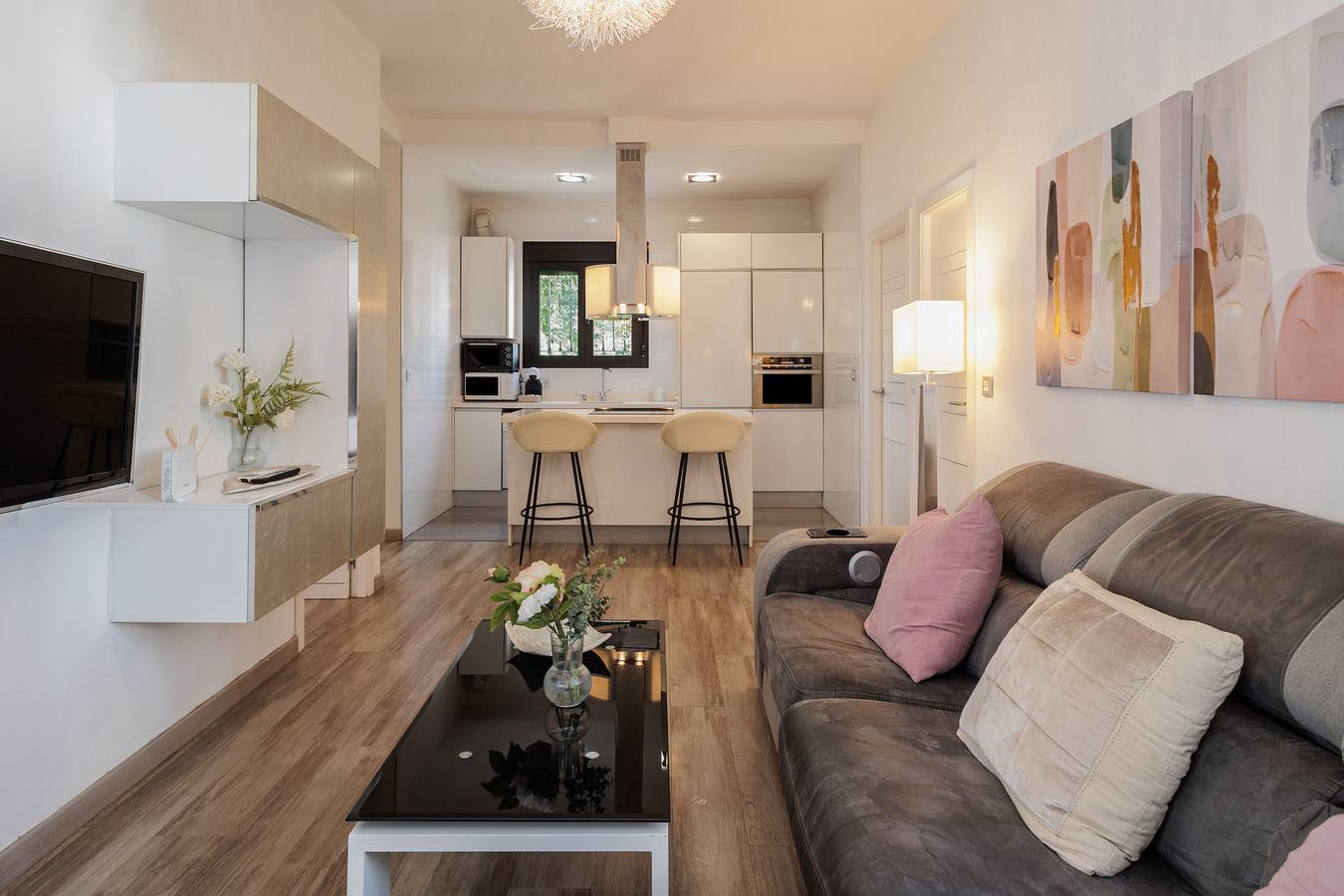 Appartement entier, Appartement 'Gran Plaza Luminoso' avec Balcon, Wi-Fi et Climatisation in Nervión, Séville
