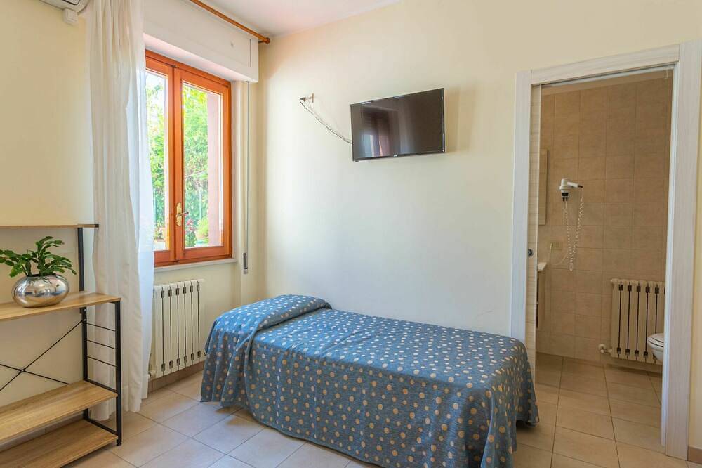 Apartamento entero, Bonito apartamento para 5 personas con A/C, Wifi, Tv, terraza y aparcamiento in Francavilla al Mare, Provincia de Chieti