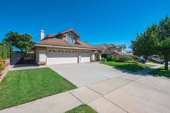 Vacation rental for 8 people, with balcony and yard, kid friendly in Ontario (CA)