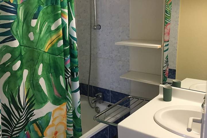 Renovierte Villa T3 + Terrasse und Privatparkplatz. Pool, Geschäfte und Strand in 50m! in Valras-Plage, Mittelmeerküste (Frankreich)