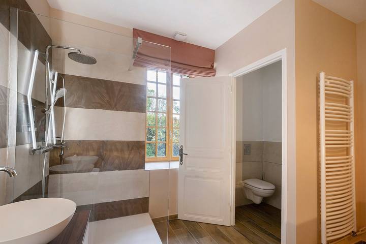 Bed & Breakfast 'Chambre Les Douves 4-Grange Arthuis' mit WLAN und Klimaanlage in Lavau, Loire-Tal