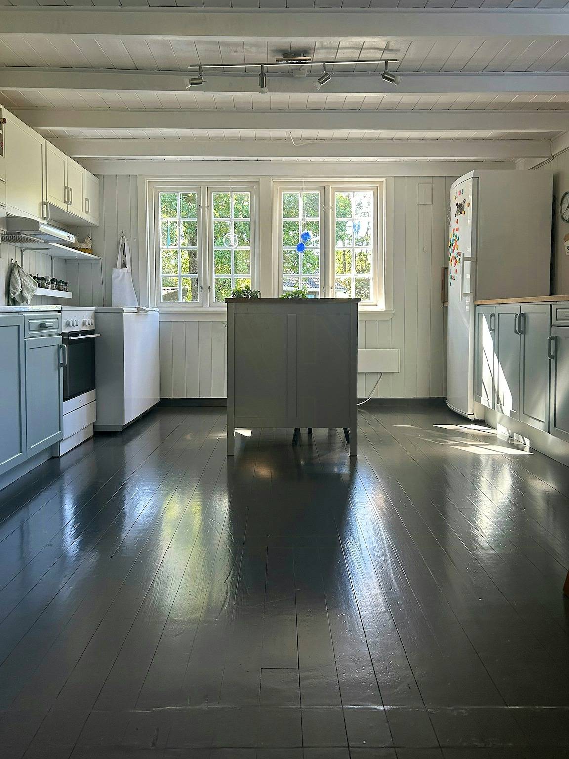 Idyllisk småbruk med tilgang til sjøbu og brygge in Mandal 