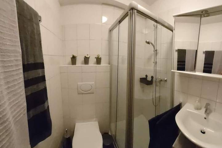 Ferienwohnung für 3 Personen, mit Pool und Garten sowie Balkon in Sundern - 3