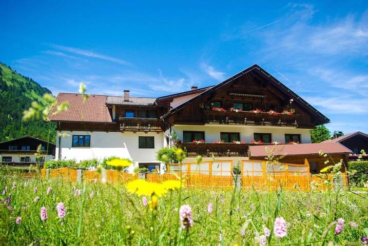 Maison d’hôte pour 2 personnes, avec vue et balcon à Bichlbach
