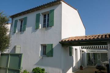 Gîte pour 8 personnes, avec jardin et balcon dans Plage de La Conche des Baleines
