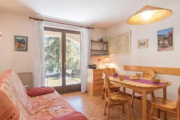 Gîte pour 5 personnes, avec terrasse dans Les Grands Bains Du Monetier