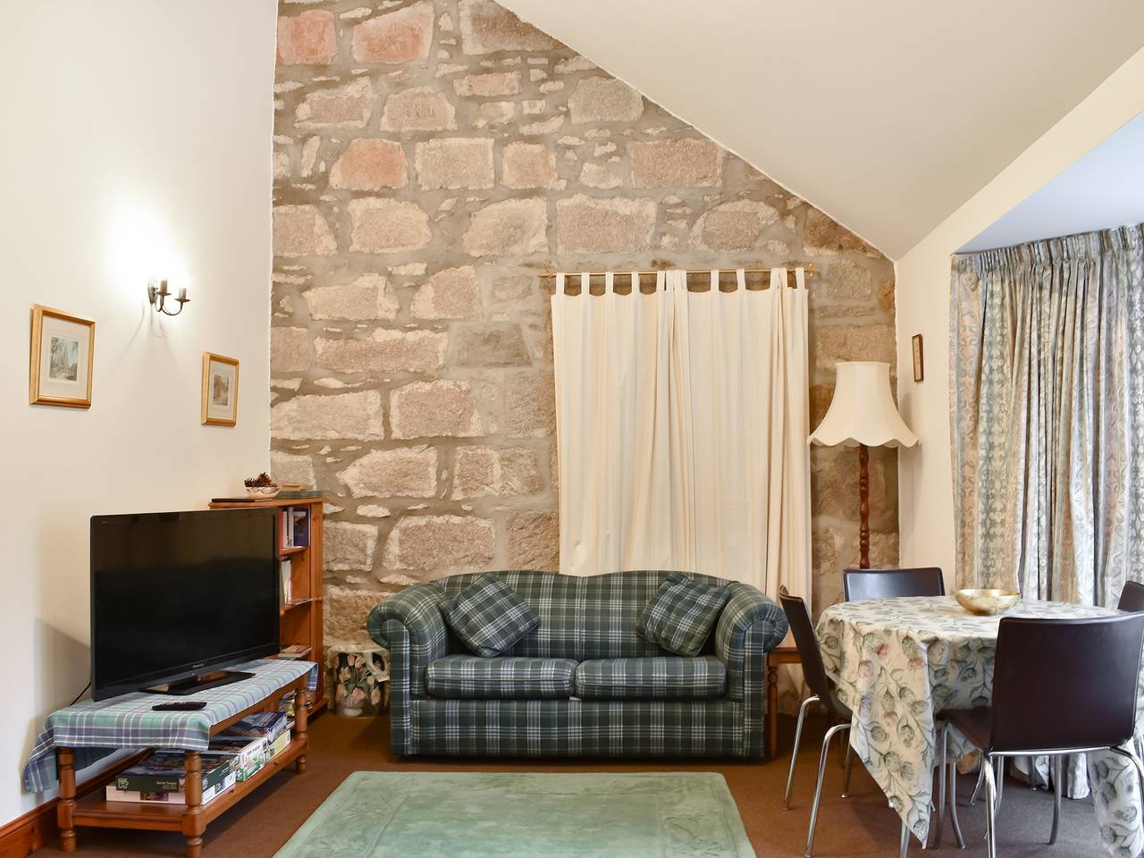 Pine Tree Cottage - Uk45925 in Ballater, Cairngorms National Park