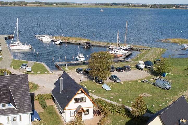 Ferienhaus für 4 Personen, mit Garten und Sauna sowie Terrasse und Whirlpool, mit Haustier