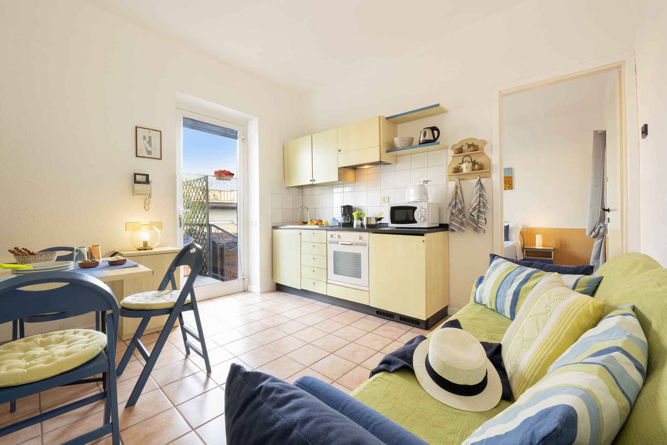 Ganze Ferienwohnung, Ferienwohnung mit Balkon oder Terrasse, Privatstrand und Parkplatz in Oggebbio Gemeinde, Lago Maggiore (Piemont)
