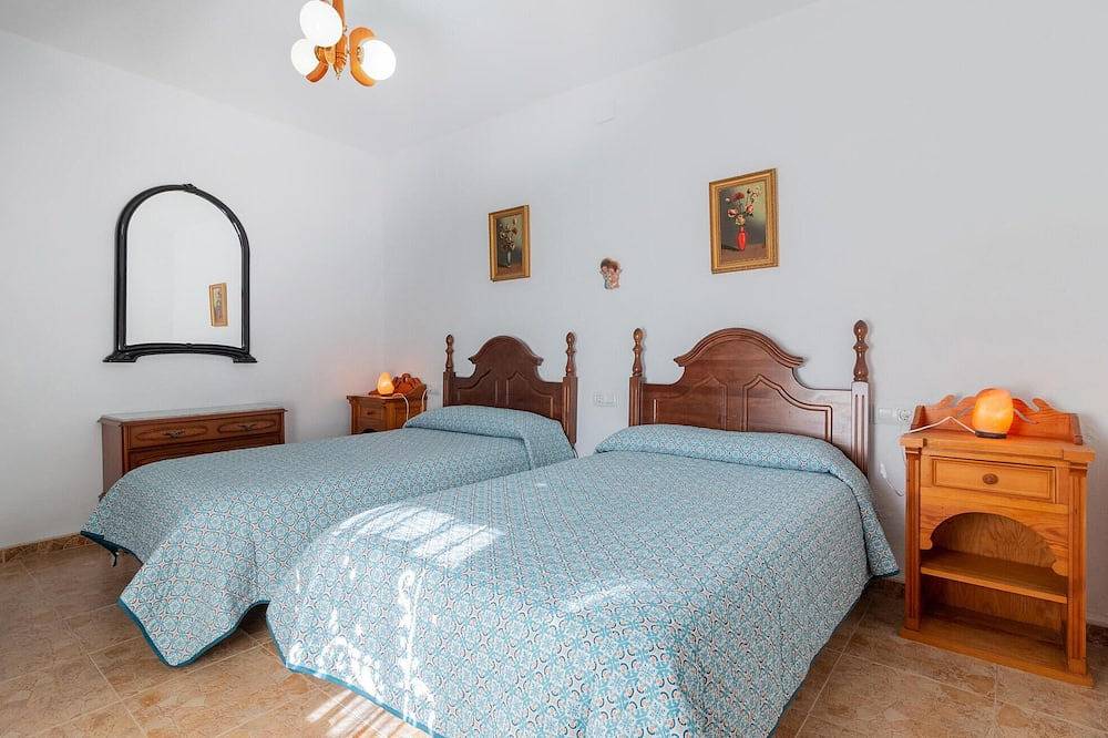 Pet friendly home in Iznajar in Iznájar, Sierras Subbéticas