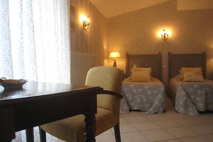 Chambre d’hôte pour 3 personnes, avec Jardin dans Charny-sur-Meuse