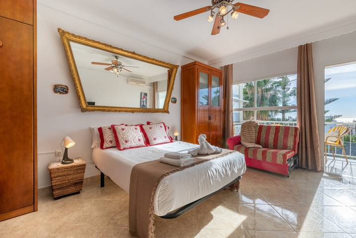 Entire apartment, Studio Apartment Carihuela Palace in Resort with Wi-Fi, Balcony, Garden, Terrace & Pool; Parking Available in La Carihuela, Torremolinos