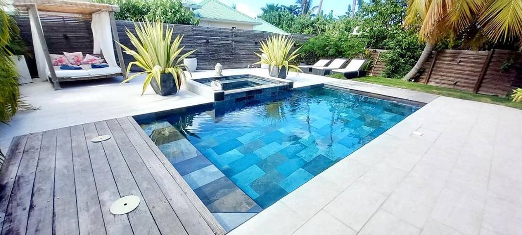 Villa für 4 Personen, mit Pool und Whirlpool sowie Garten in St. Martin