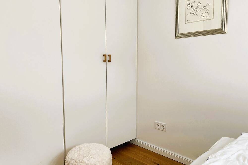 Ganze Wohnung, Bütz – Moderne Ferienwohnung im Gulfhof in Rysum bei Greetsiel, 81 m²/5 Pers. - in Rysum, Krummhörn