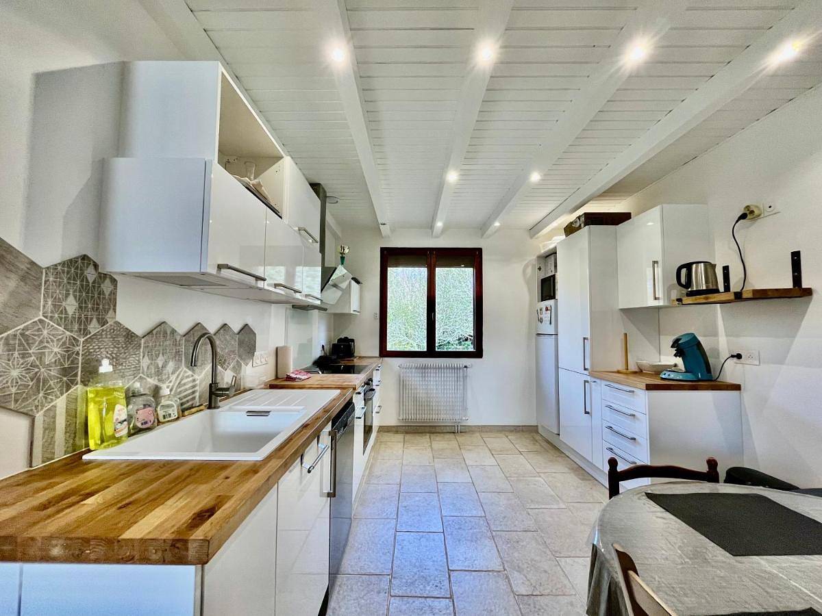 Two-Bedroom House in Feytiat, Région de Limoges