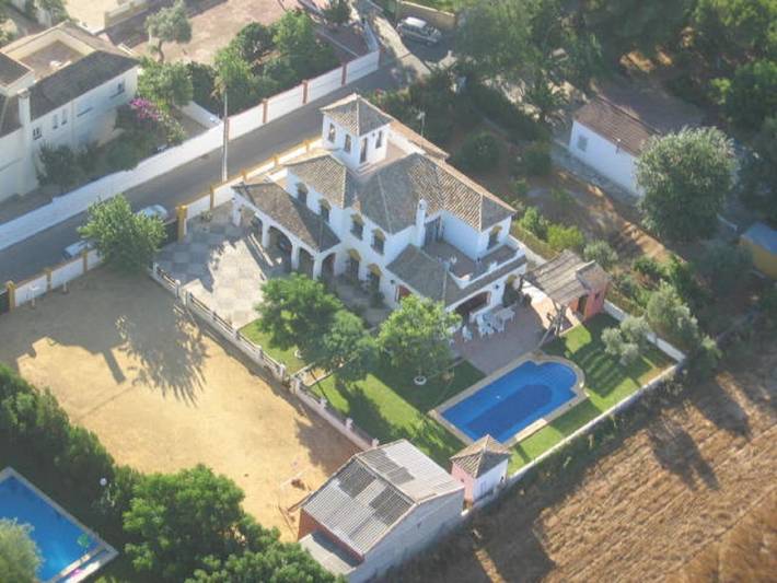 Location de vacances pour 14 personnes, avec jardin ainsi que vue et piscine, animaux acceptés à Utrera - 3