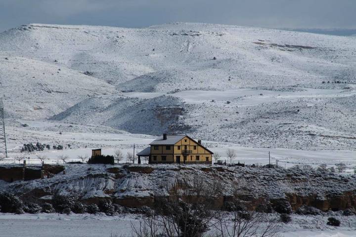 Casa rural para 8 personas, con jardín además de vistas y piscina, Se admiten mascotas en Comarca de Teruel - 3
