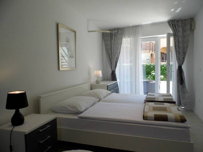 Ferienwohnung für 2 Personen, mit Garten auf Krk