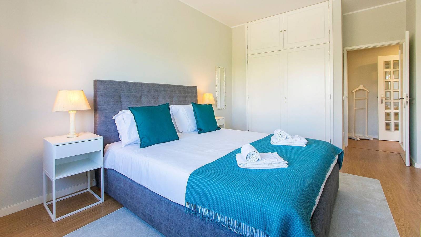 Entire apartment, 3Br Apartment in Santa Catarina by Lovelystay in Santo Ildefonso, Porto