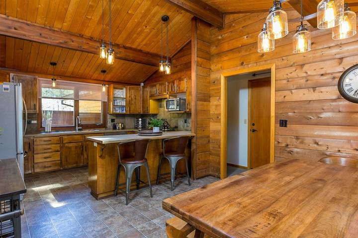 Vacation rental for 10 people, with terrace and hot tub in Sunriver