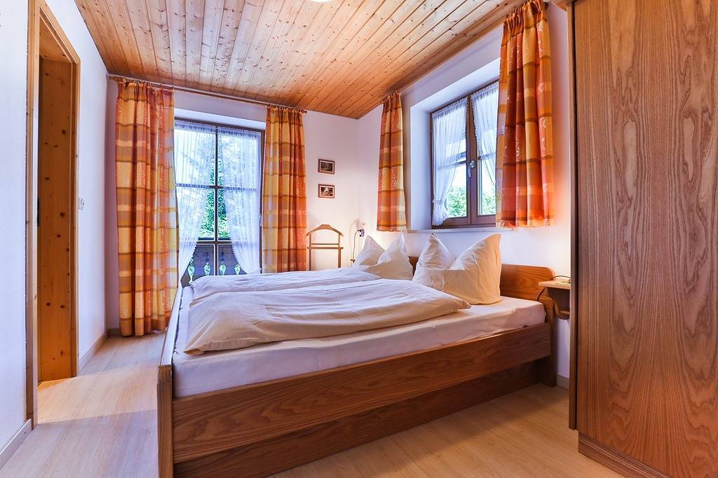 Ganze Ferienwohnung, Ferienwohnung Waldheim - Ferienwohnung 1-4 Personen, 70 qm, 2 Schlafzimmer, Balkon mit Ausblick in Schönau am Königssee, Berchtesgadener Alpen