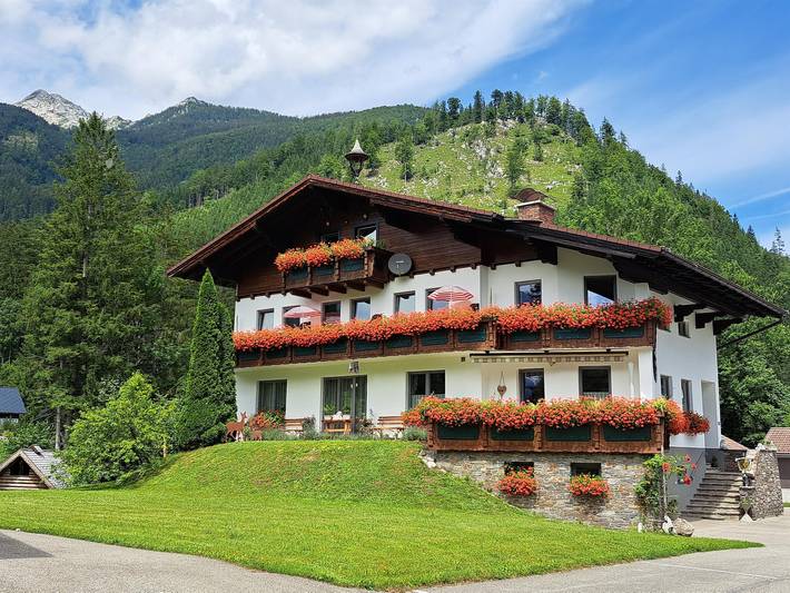 Hotel für 2 Personen, mit Terrasse und Garten sowie Sauna und Ausblick in Hinterstoder