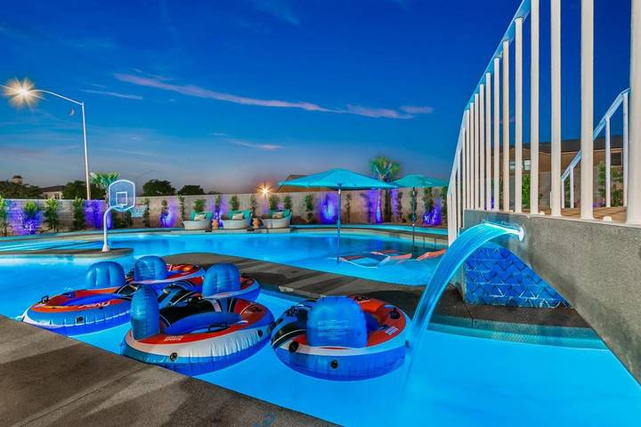 Ferienhaus für 20 Personen, mit Pool und Terrasse sowie Whirlpool - 1