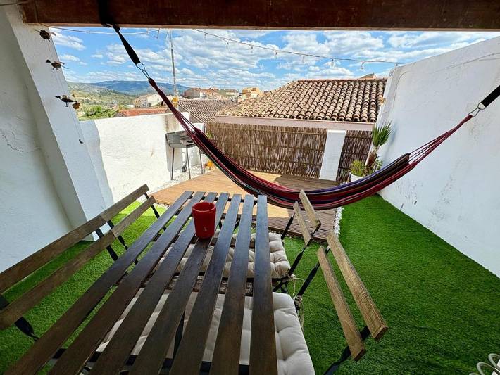 Casa rural para 5 personas, con vistas además de piscina y terraza, Se admiten mascotas en Jalance