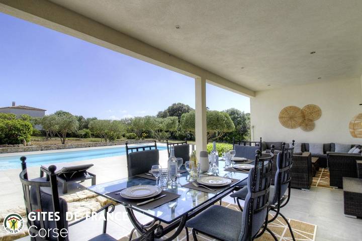 Gîte pour 6 personnes, avec Terrasse ainsi que Jardin et Piscine à Bonifacio - 3