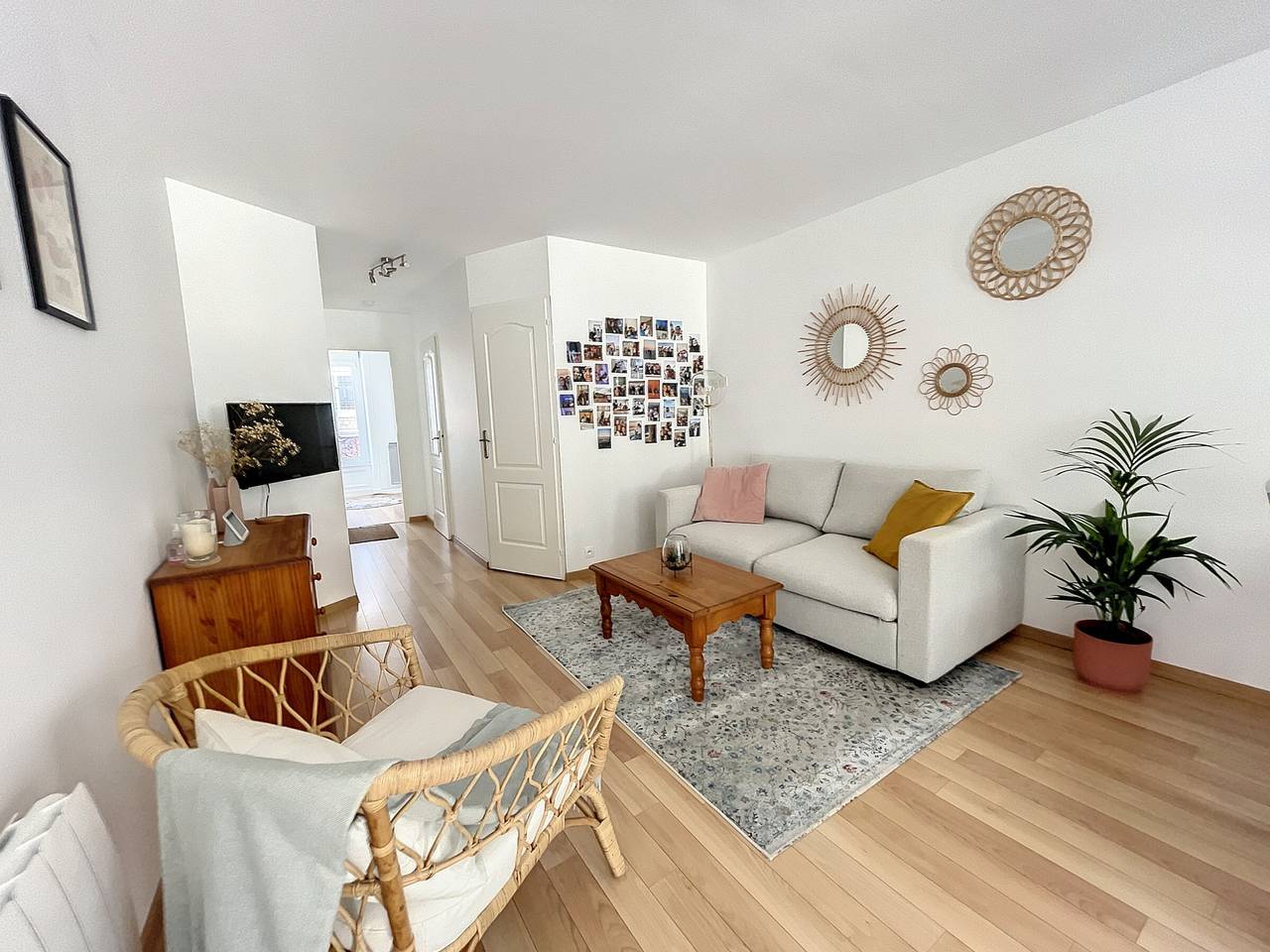 Entire apartment, Perle rare au cœur de Granville avec grande terrasse aménagée, 1 chambre, 2 couchages. in Granville, Côte de la Déroute