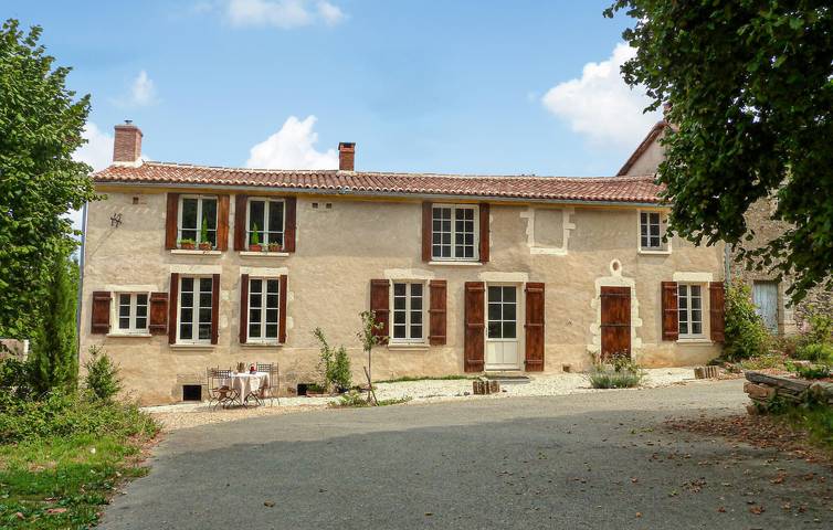 Location de vacances pour 4 personnes, avec jardin et terrasse à Mouilleron-en-Pareds