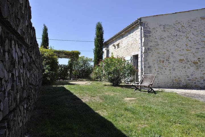 Unterkunft eines Architekten in Landhaus aus dem 18. Jhd., im Herzen der Ardeche in Ruoms, Ardèche