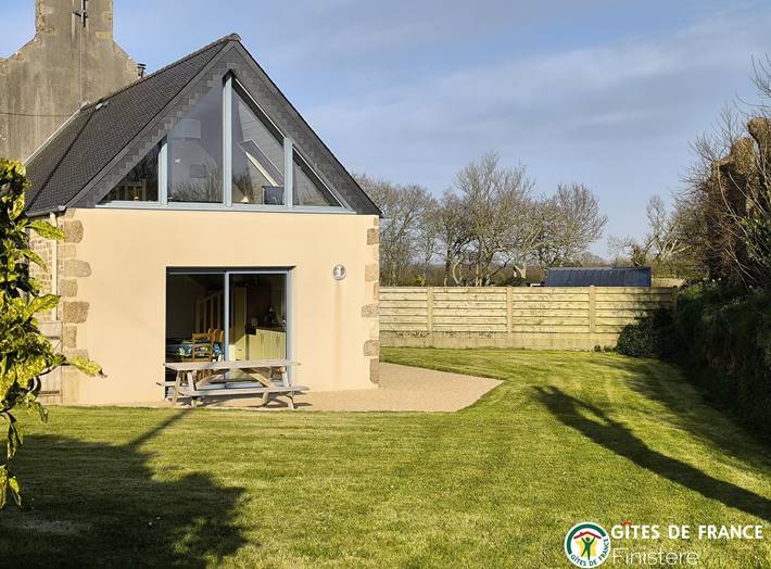 Gîte für 4 Personen, mit Terrasse und Garten in Plouguin