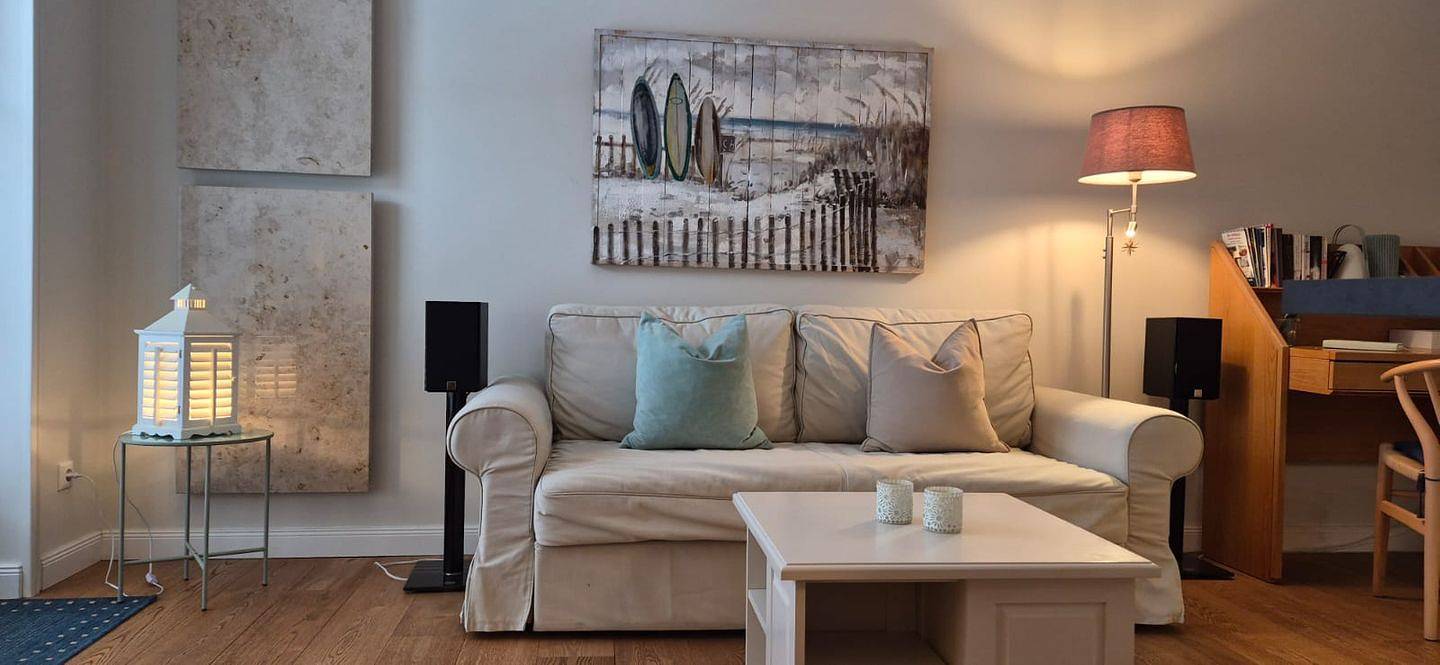 Ganze Wohnung, Ferienwohnung Reet & Meer: Stilvoller Komfort nahe Nordseestrand in Büsumer Deichhausen in Büsumer Deichhausen, Nordseeküste