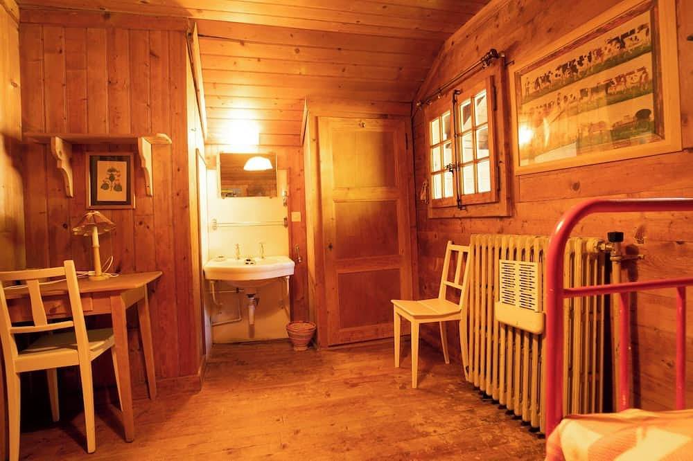 Joli chalet familial se situant en dessus de la gare de Gryon à 2 kilomètres de la place de la Barbo in Gryon, Alpes Vaudoises