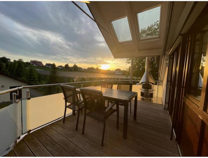Ferienwohnung für 6 Personen, mit Balkon und Whirlpool sowie Garten und Sauna