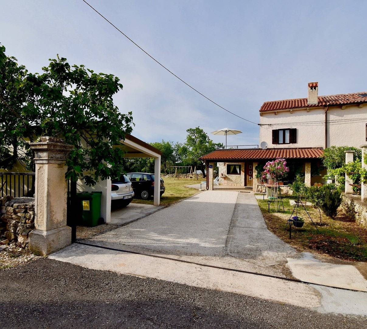 Beautiful Istrian house with big backyard, pet friendly in Valtura, Südküste Istrien