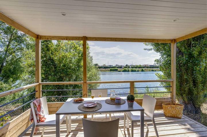 Camping für 4 Personen, mit Terrasse und Pool sowie Garten, mit Haustier in Ile de France