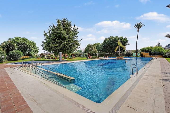 Apartamento para 4 personas, con Jardín y Piscina para niños en Torremolinos