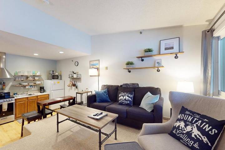 Appartement de vacances pour 4 personnes, avec balcon et sauna ainsi que piscine et jacuzzi