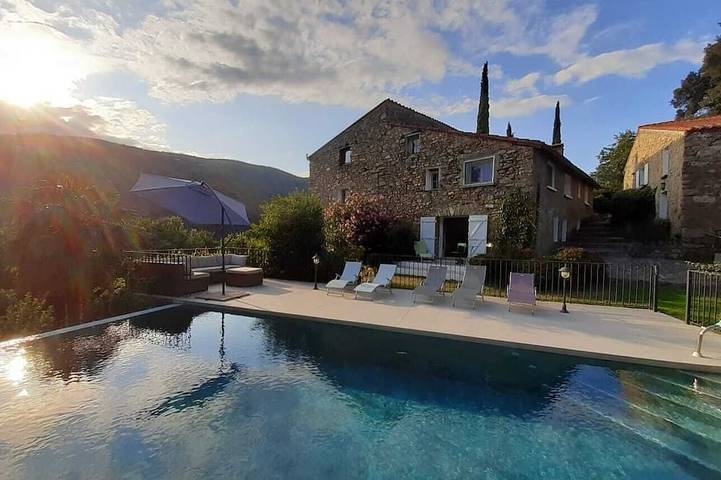 Location de vacances pour 8 personnes, avec jardin et jacuzzi à Arles-sur-Tech - 4