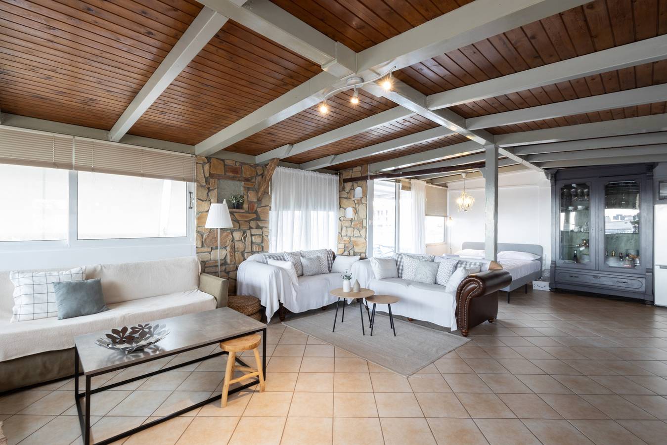 Geheel appartement, Sunny Loft with a Panoramic Sea View in Voula in Voula, Oostkust Regio Attika