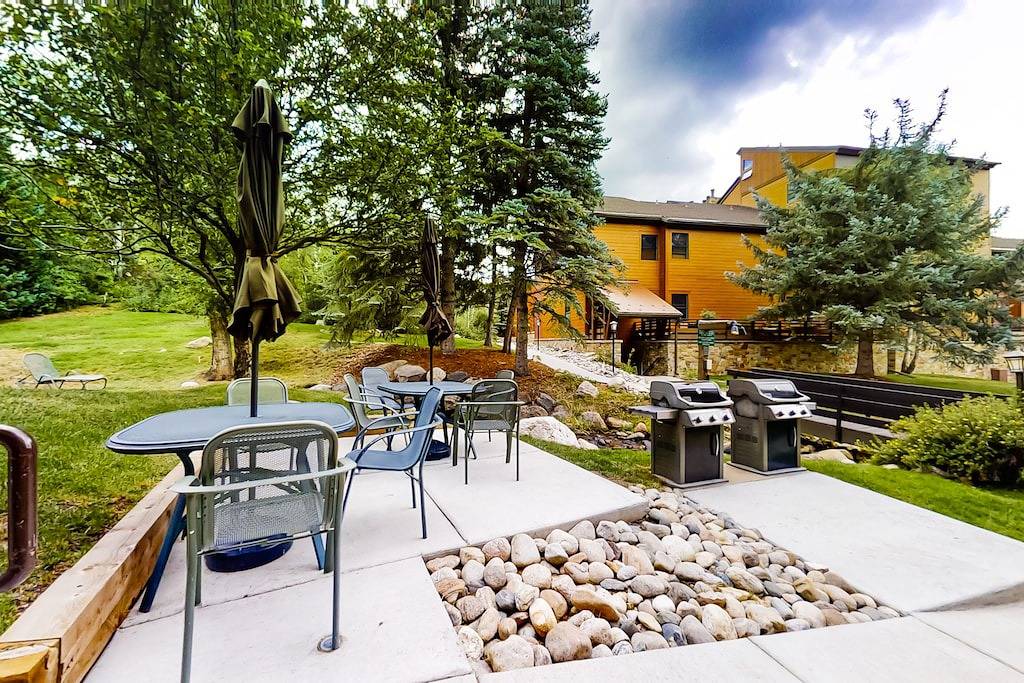 Ganze Wohnung, Perfect ski condo w/ shared hot tubs & firepit - walk to the base area & trails in Steamboat Springs, Medicine Bow-Routt Nationalwald