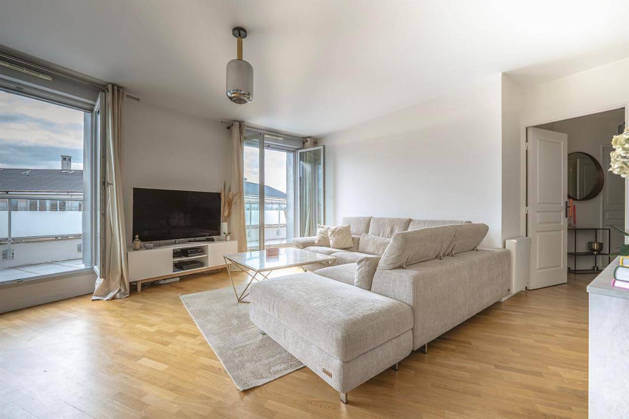 Appartement entier, Two-Bedroom Apartment in Les Lilas, Seine-Saint-Denis