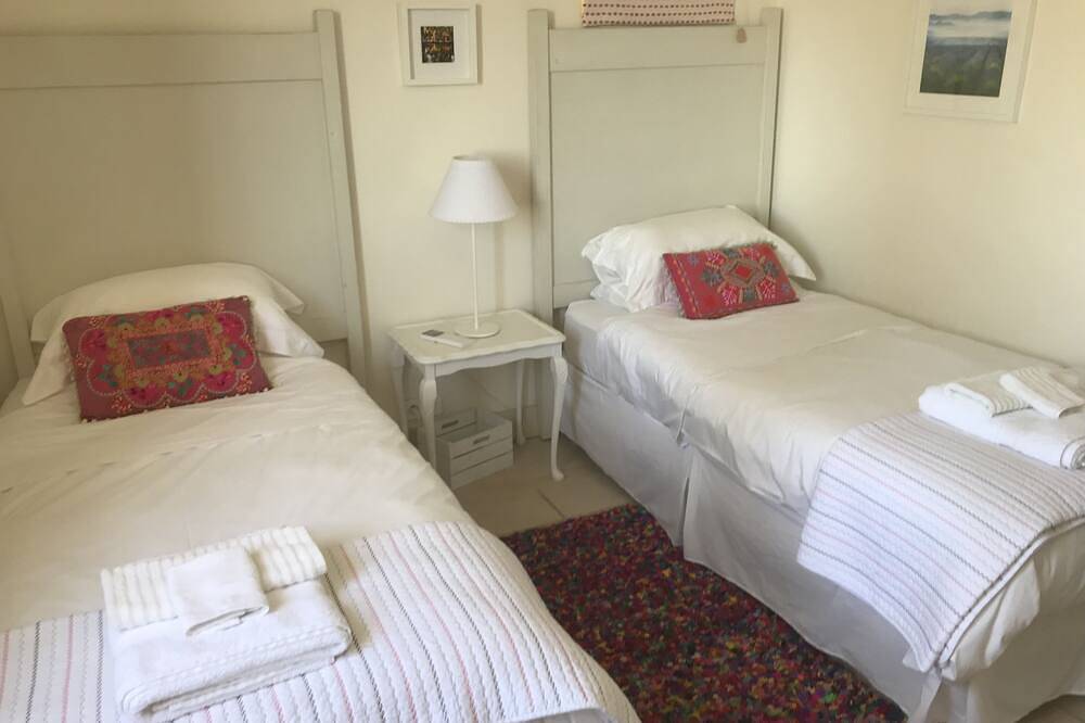 Stunning Luxurious Villa - Heated Pool and Tennis Court - Lourmarin in Lourmarin, Regionaler Naturpark Luberon