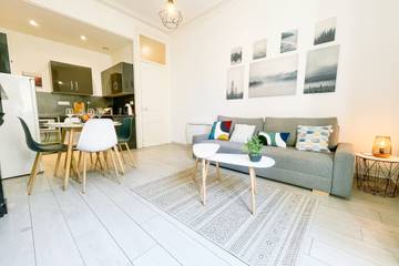 Vacation Rental for 4 Guests in Grenoble, Isère, Picture 3