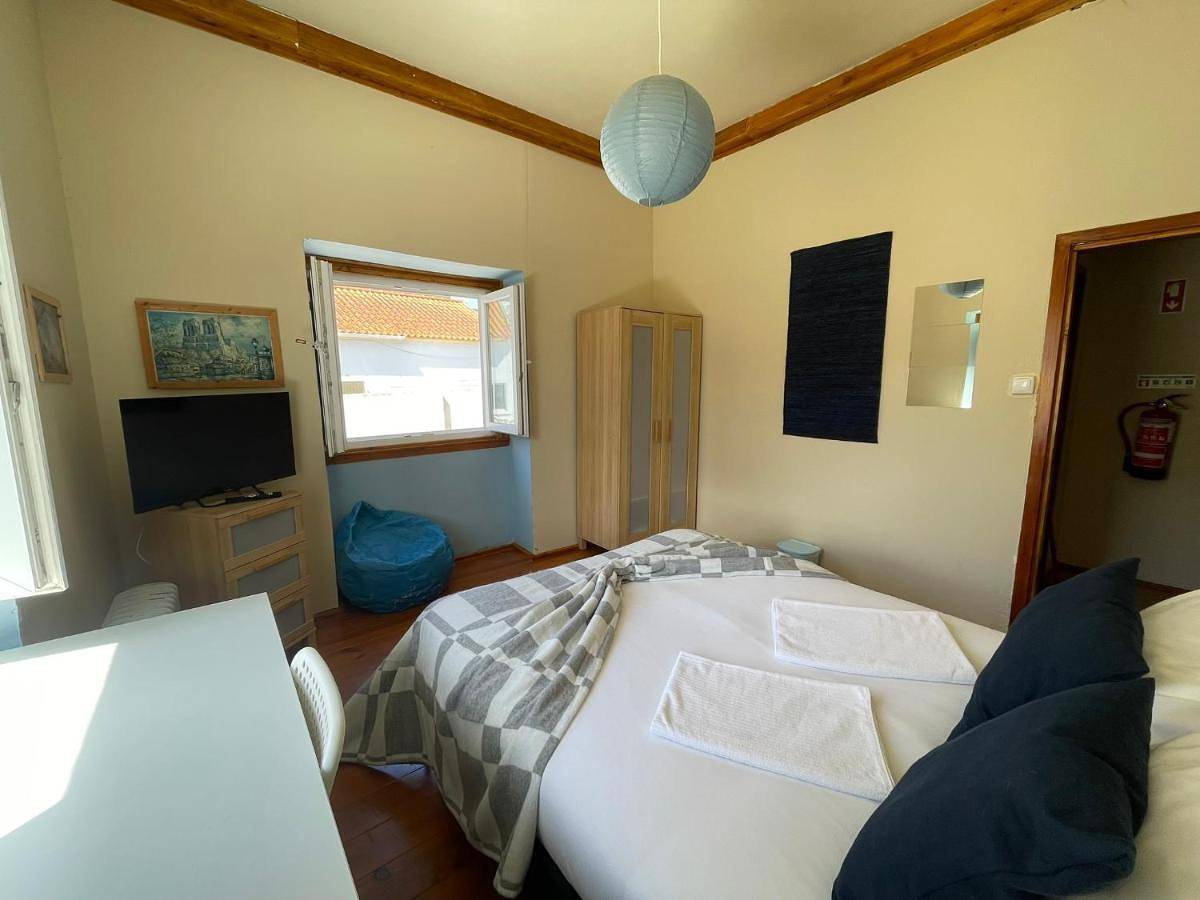 Apartamento de férias inteiro, Twin Room in Ramalhal, Distrito de Lisboa