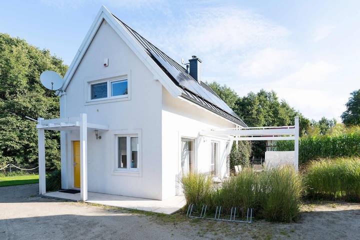 Ferienhaus für 7 Personen, mit Garten und Sauna sowie Seeblick