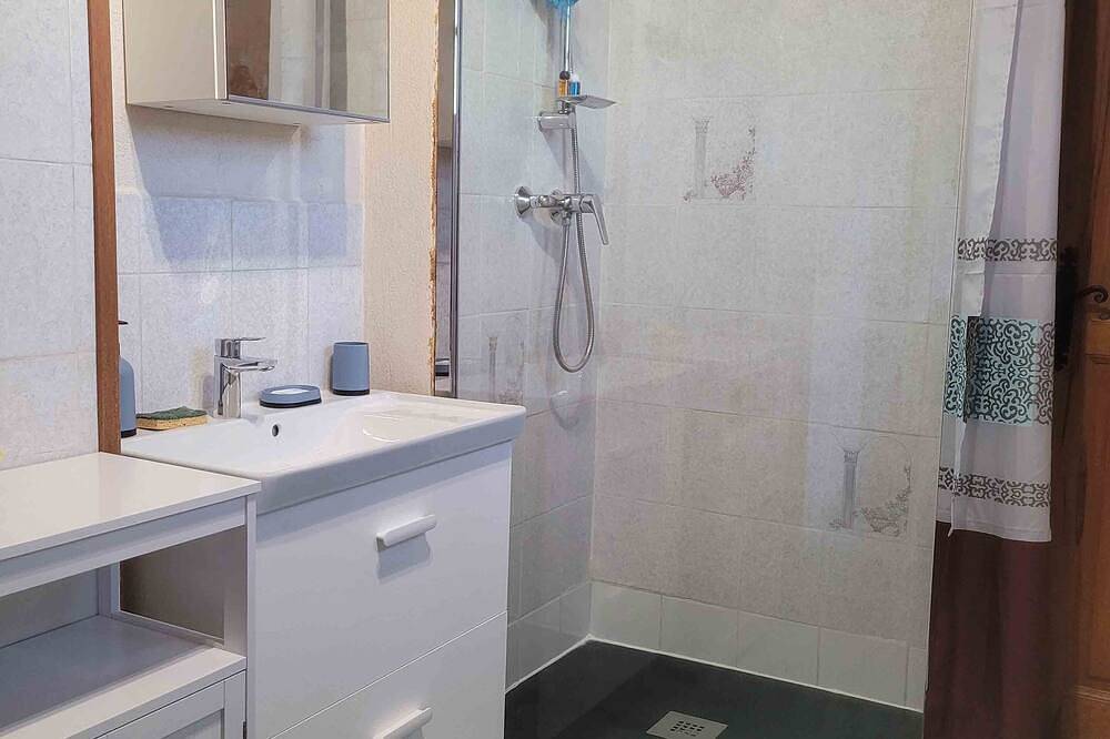 Alojamiento completo 55m2 con spa, sauna y terminal eléctrico 7Kw in Meyreuil, Region de Aix-en-Provence